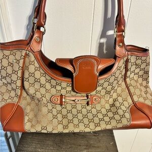 Pre opened shoulder bag